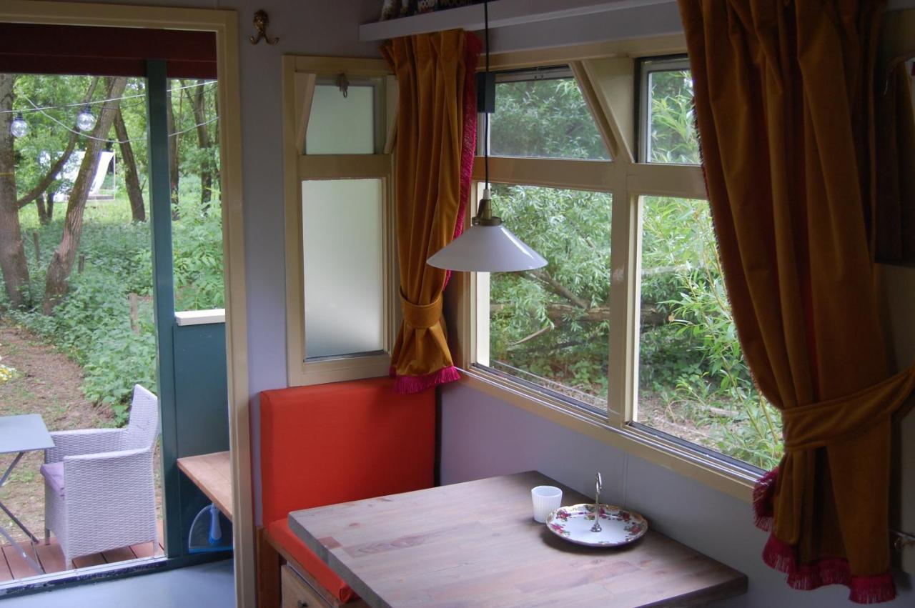 Pipowagen/Paardentram Villa Dreumel ภายนอก รูปภาพ